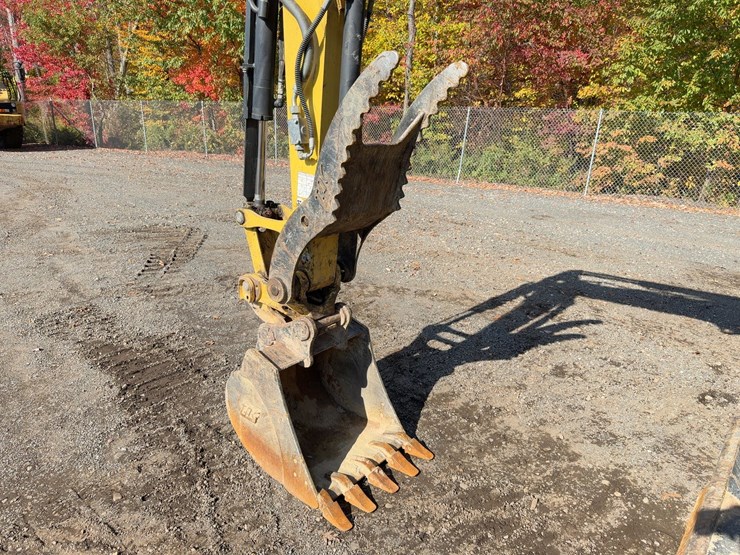 2019-yanmar-vio50-6a-image-12