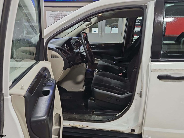 dodge-grand-caravan-image-9