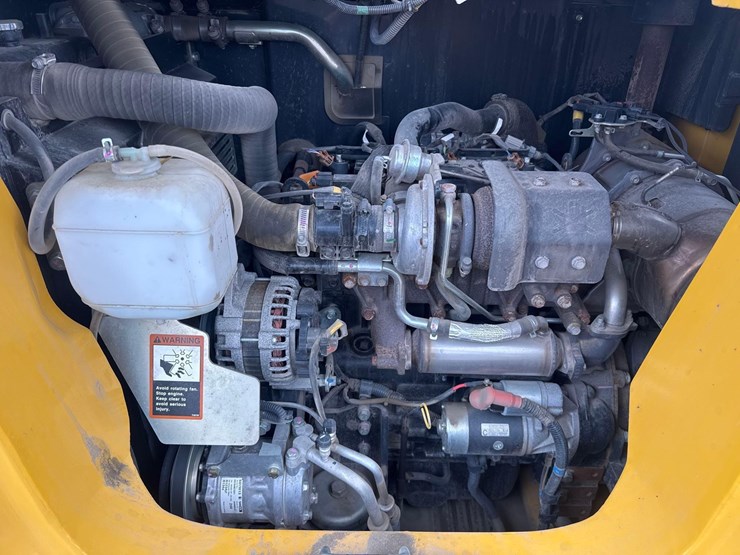 2024-john-deere-85-image-28