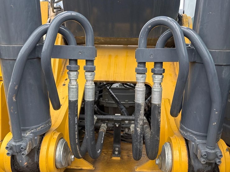 2024-john-deere-350-image-21
