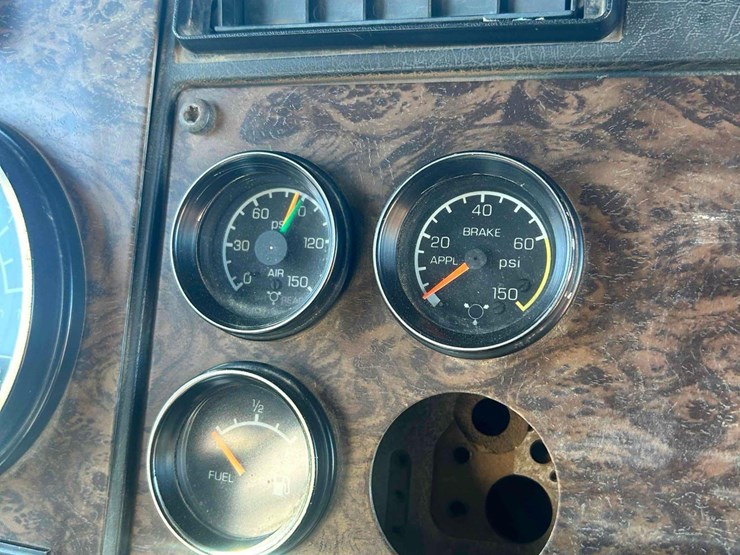 1988-kenworth-t800-image-17
