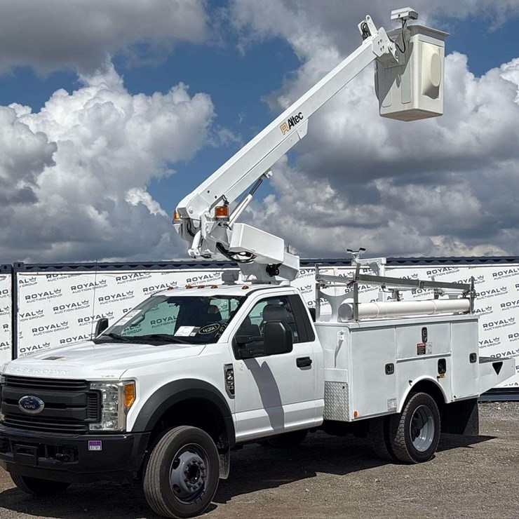 2017 Ford F-450 Altec AT200A 30ft. Bucket Truck