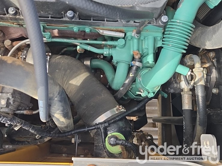 2016-volvo-ec350el-image-57