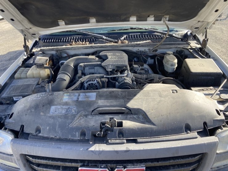 2004-gmc-sierra-3500-image-39