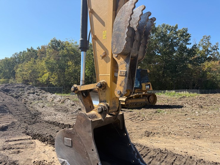 caterpillar-320e-image-20