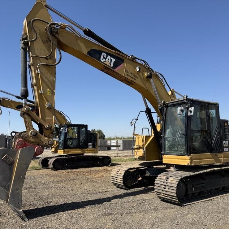 2017 CATERPILLAR 325FLCR