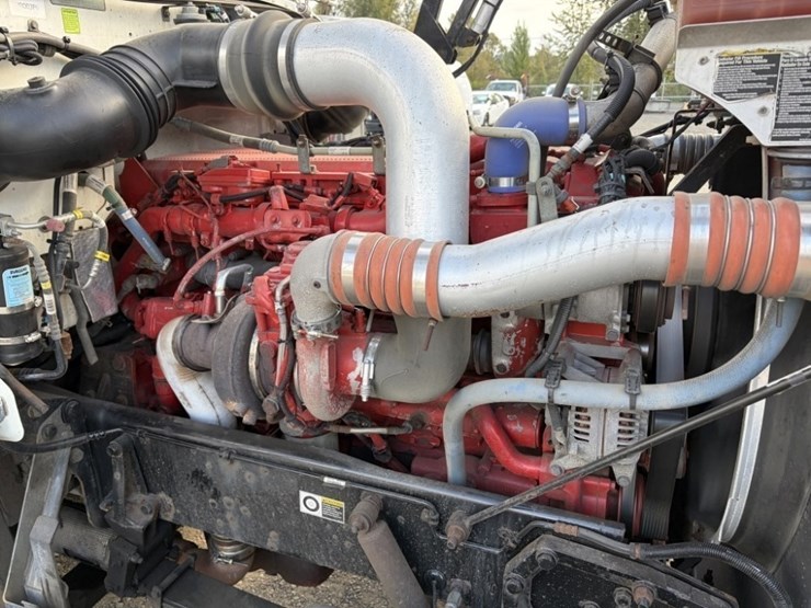 2016-peterbilt-389-image-14