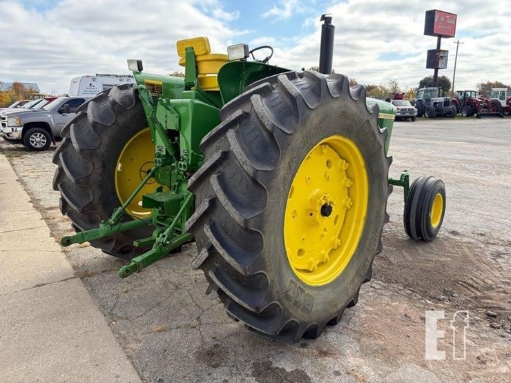 1971-john-deere-4320-image-3