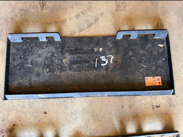 #137-•-steel-skid-steer-quick-attach-mount-plate-image-1