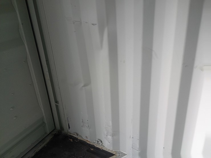 #l110-000-•-40ft-container-[damaged]-image-25