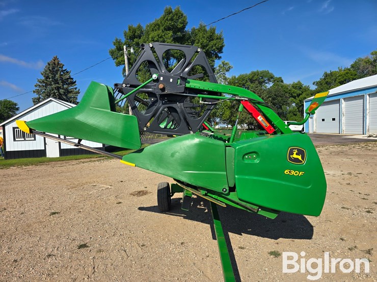 2015-john-deere-630f-image-8