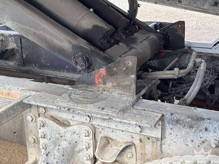 2018-freightliner-m2-106-petersen-tl3-lightning-loader-forestry-grapple-truck-image-28