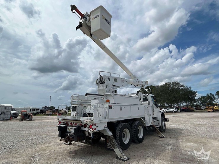 2015-freightliner-m2-106-altec-am855-60ft-material-handling-t/a-bucket-truck-image-3