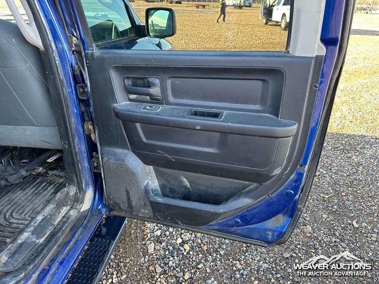 2016-dodge-1500-image-30