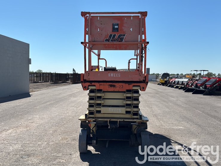 2015-jlg-3246es-image-8