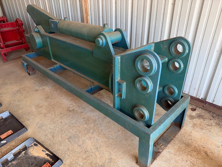 #140-•-hydraulic-demolition-shear-attachment-on-rolling-stand-image-2