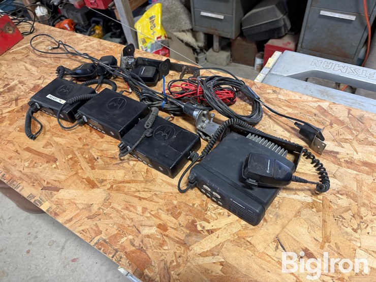 motorola-vhf-hiband-radios-image-9