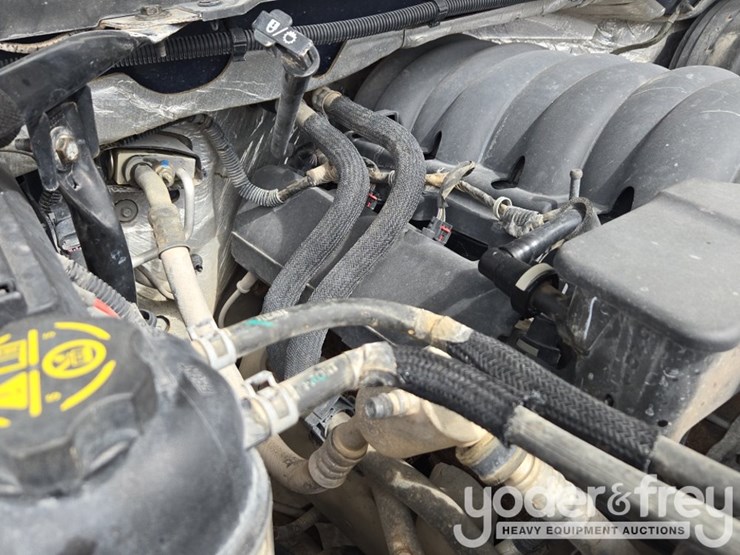 2015-chevrolet-silverado-1500-image-26