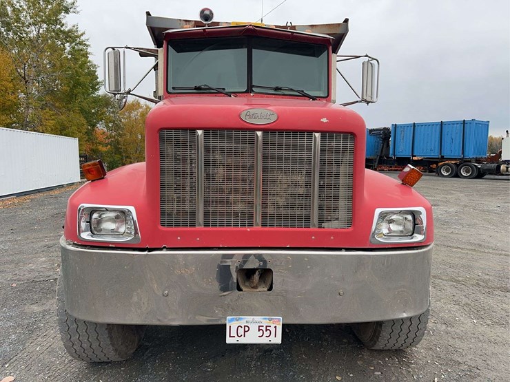 peterbilt-330-image-2