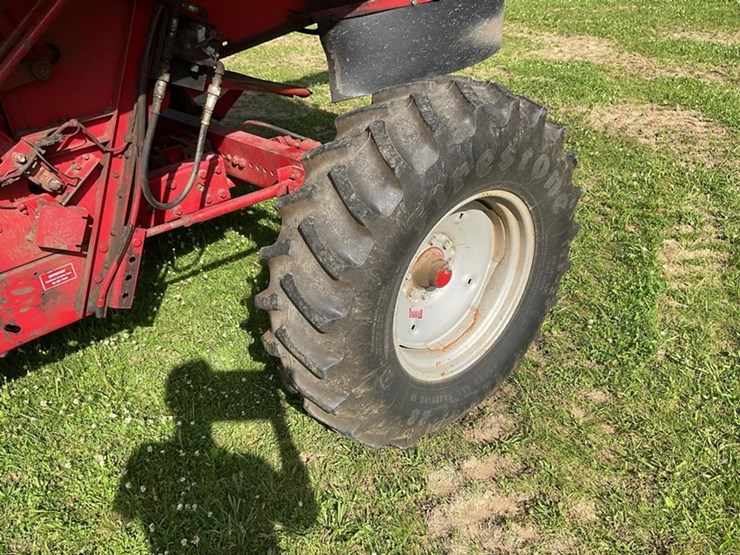 2011-case-ih-1640-image-14