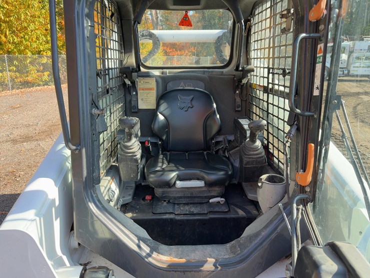 2023-bobcat-t740-image-19