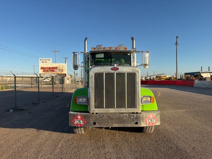 2014-peterbilt-367-image-2