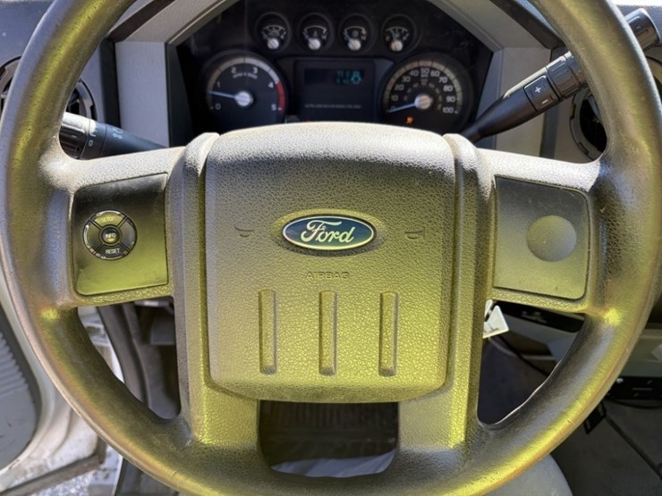 2011-ford-f350-image-39