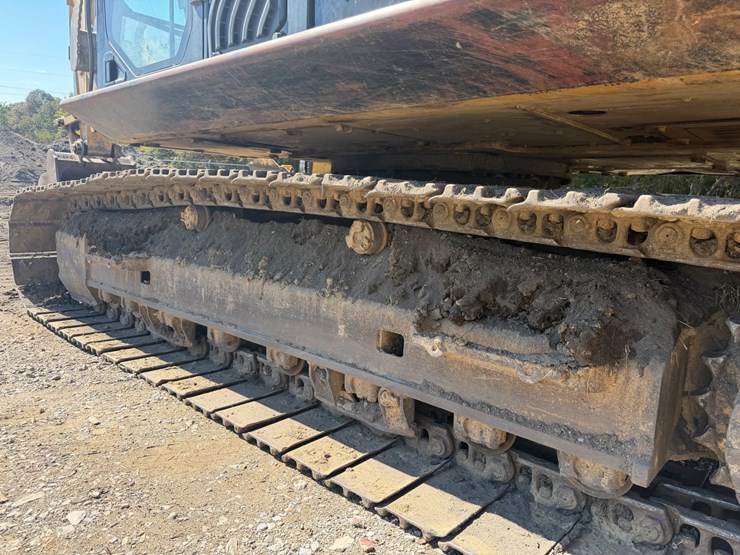 caterpillar-320e-image-11