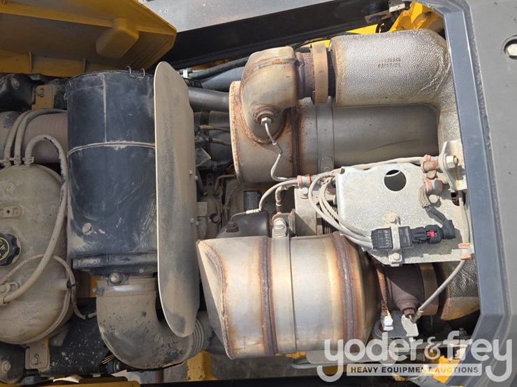 2020-deere-310sl-image-40