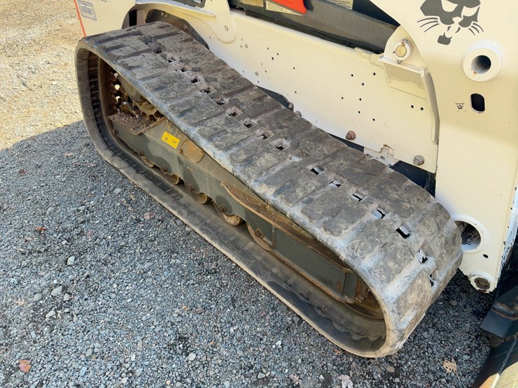 2023-bobcat-t740-image-12