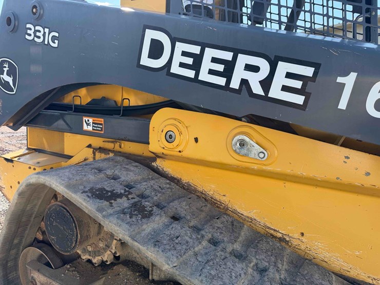 2017-deere-331g-image-11