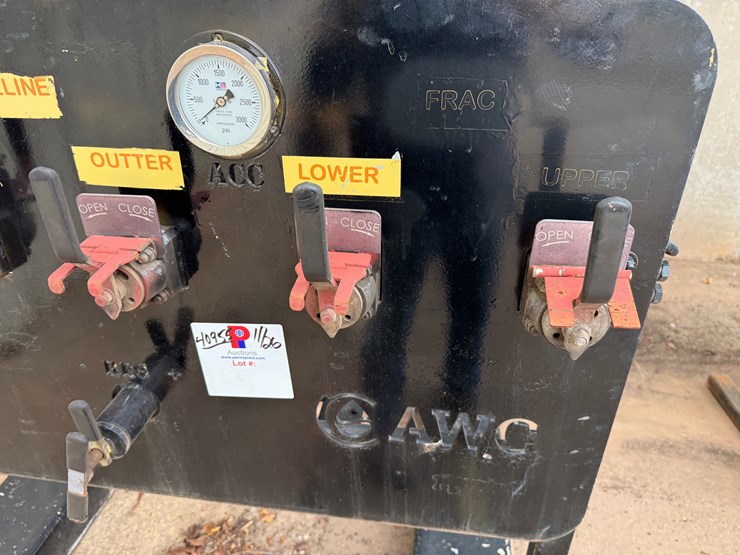 lot-w/-(3)-remote-5k-wp-accumulator--wireline-frac-valve-consoles-image-4
