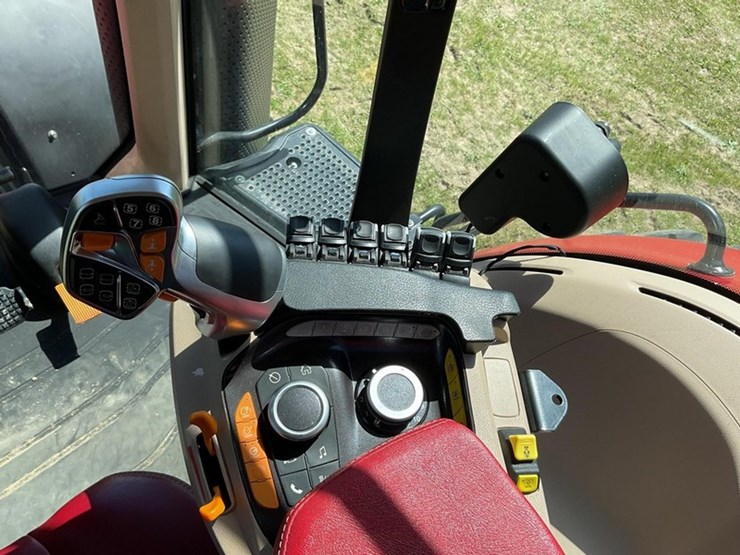 2022-case-ih-magnum-310-cvx-image-25