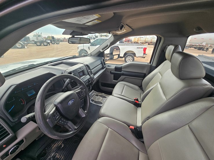 2021-ford-f550-image-7