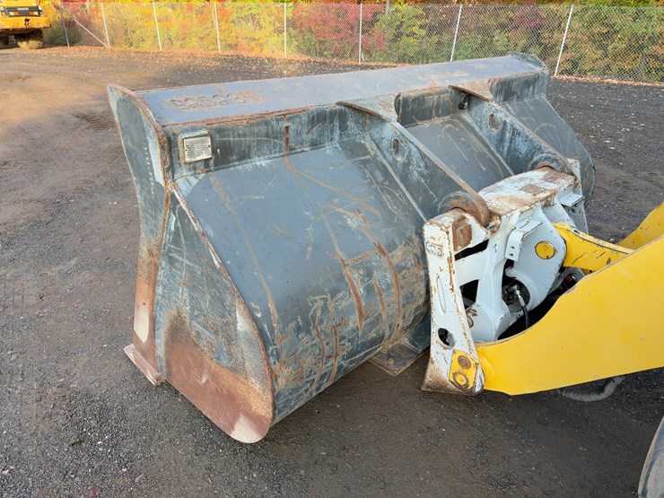 2018-komatsu-wa270-8-image-10