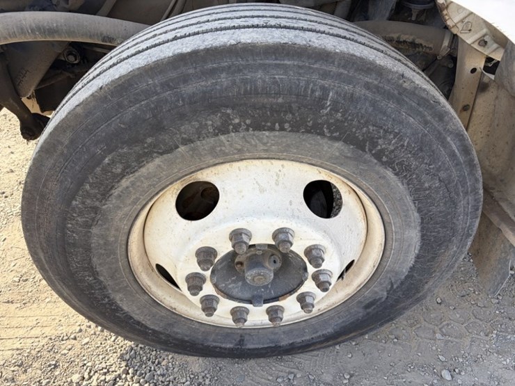 2008-ford-f650-image-17
