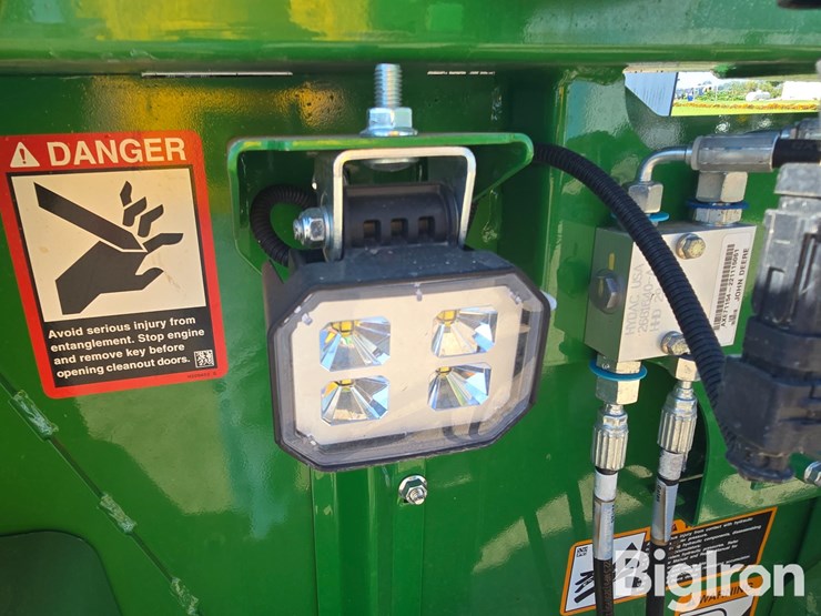 2023-john-deere-c6r-image-12