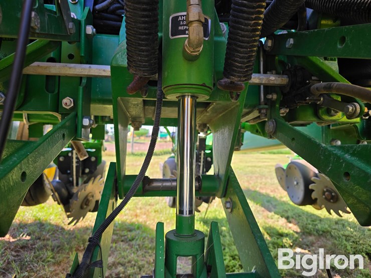 2017-john-deere-1765-image-18
