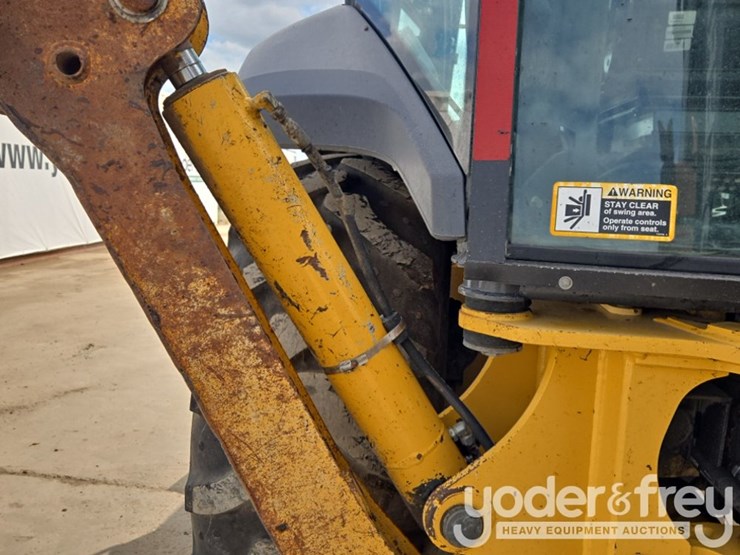 2020-deere-310sl-image-27