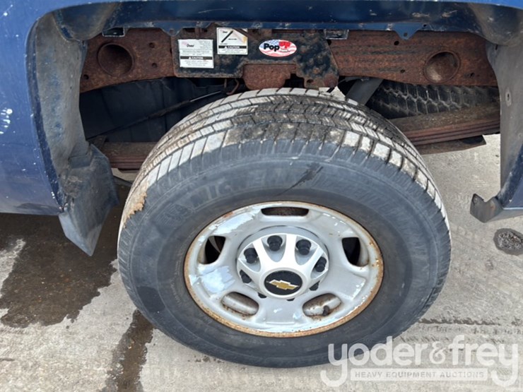 2015-chevrolet-silverado-2500-image-10