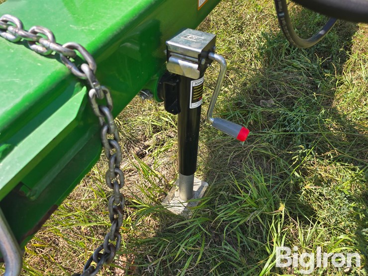 2022-john-deere-2430-image-11