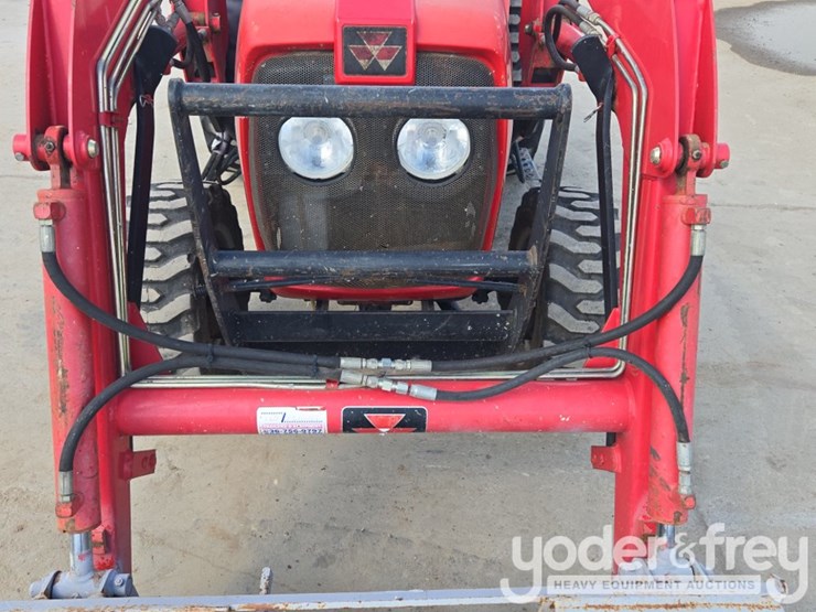 2010-massey-ferguson-1529-image-16