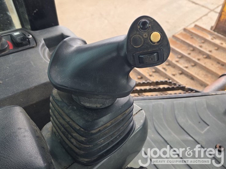 2014-caterpillar-d5k2-lgp-image-55