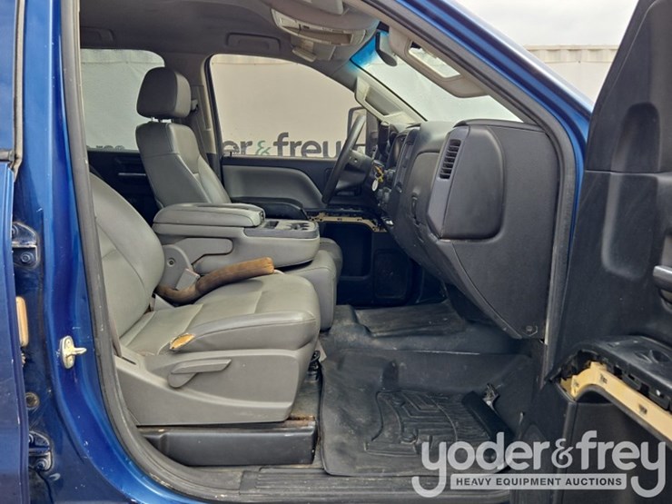 2015-chevrolet-silverado-2500-image-39