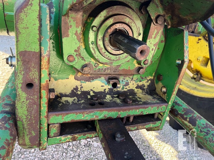 1977-john-deere-2840-image-11