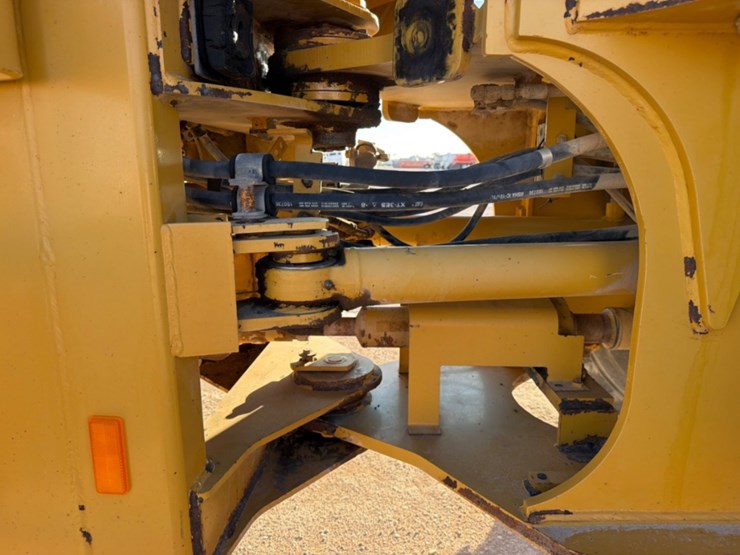 2008-caterpillar-928g-image-5