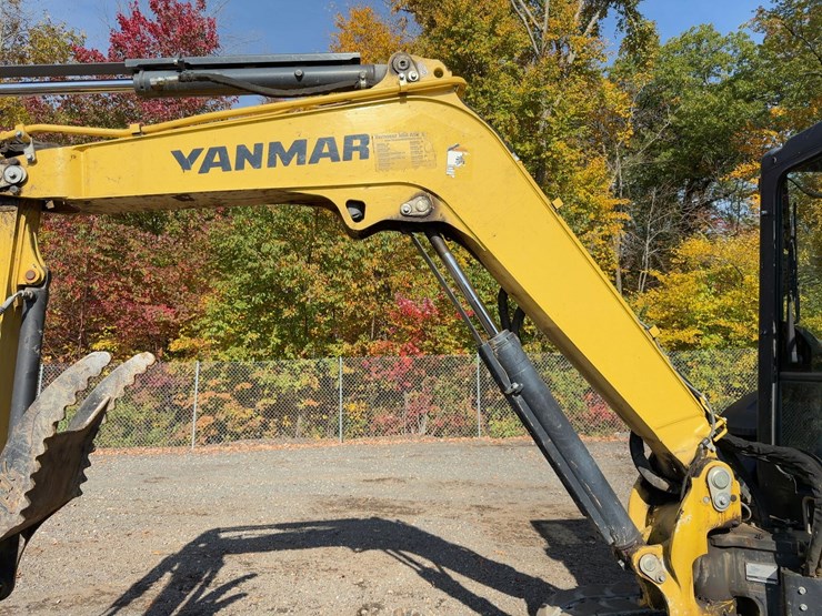 2019-yanmar-vio50-6a-image-15
