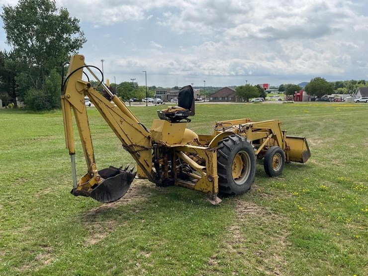 1966-massey-ferguson-2135-image-5