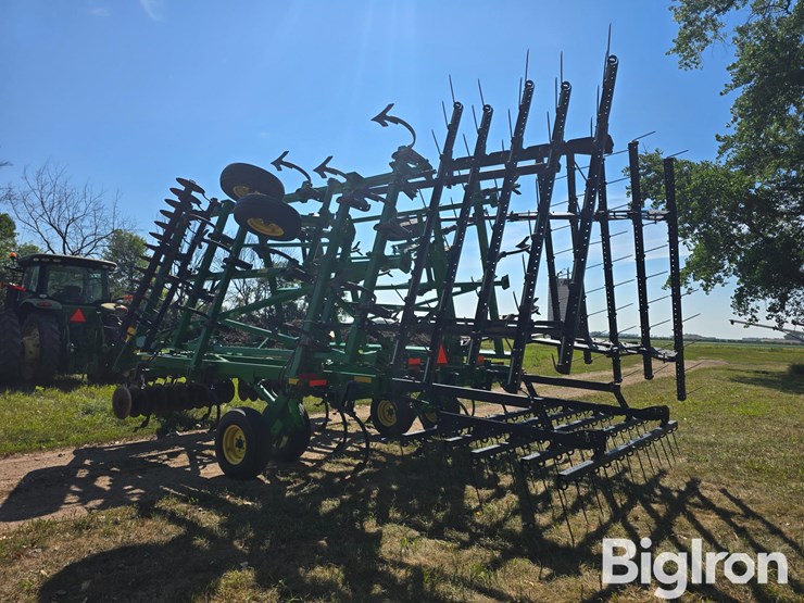 2012-john-deere-2310-image-7
