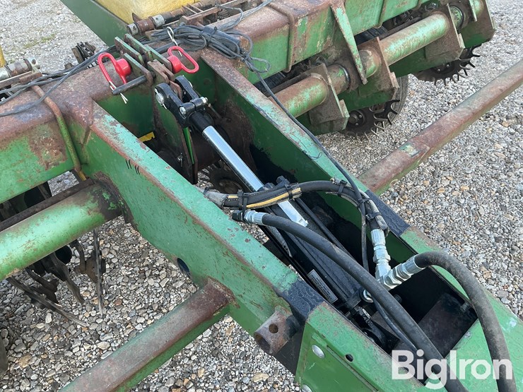 john-deere-7000-image-12
